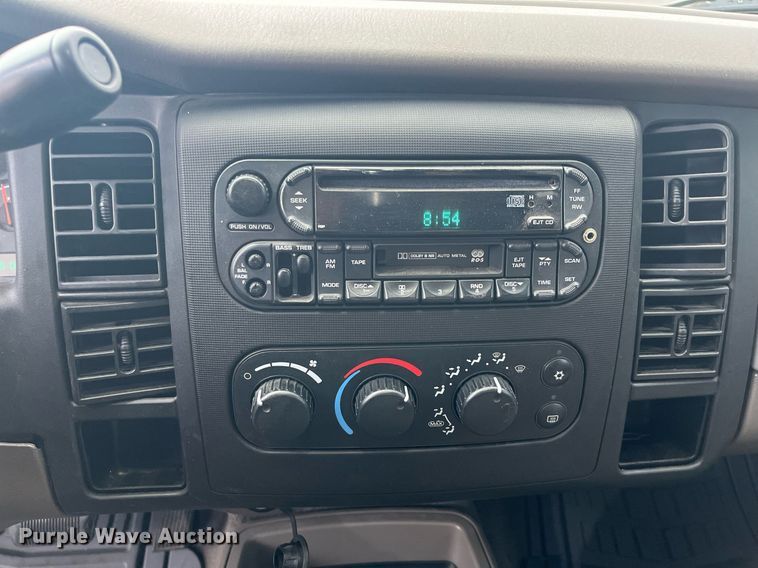 image for item HP9432 2002 Dodge Dakota SLT  Quad Cab pickup truck