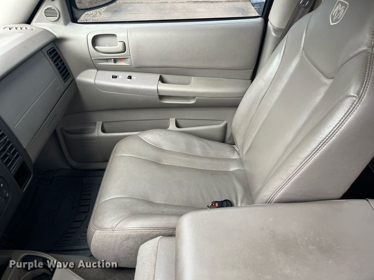 image for item HP9432 2002 Dodge Dakota SLT  Quad Cab pickup truck