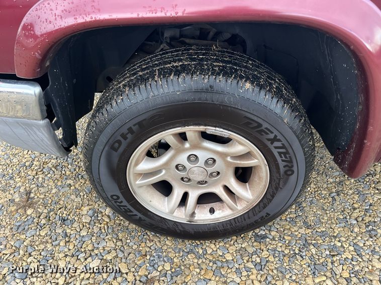 image for item HP9432 2002 Dodge Dakota SLT  Quad Cab pickup truck