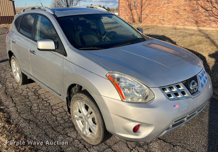 image for item HP9475 2013 Nissan Rogue SV  SUV