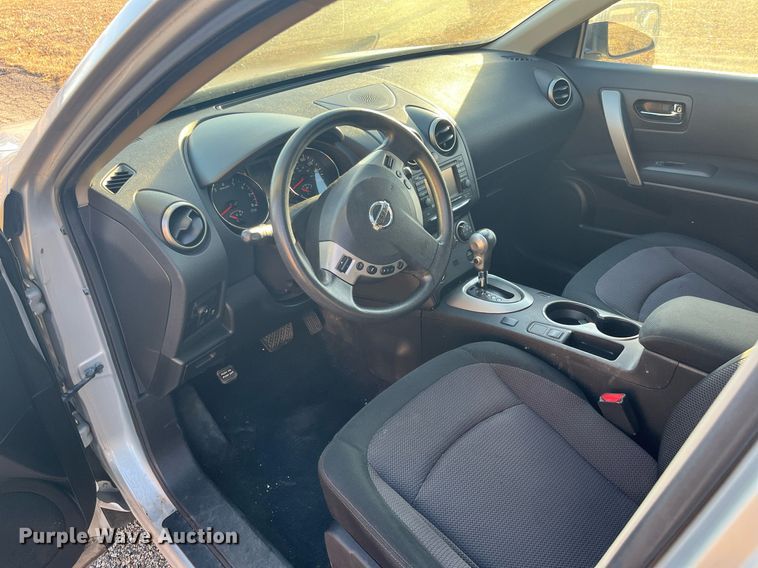 image for item HP9475 2013 Nissan Rogue SV  SUV