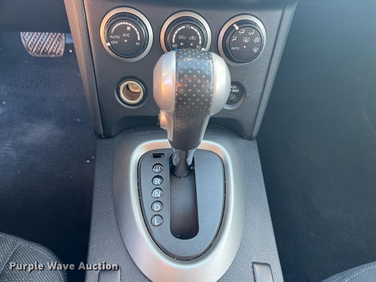 image for item HP9475 2013 Nissan Rogue SV  SUV