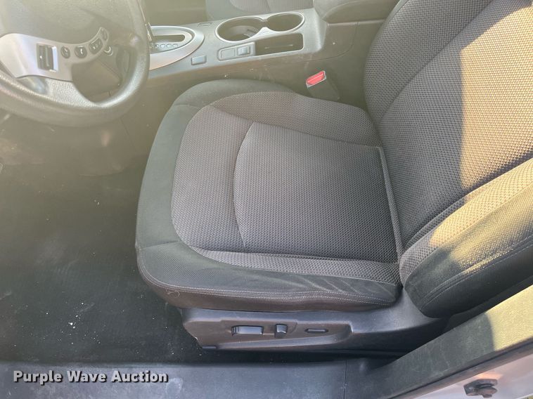 image for item HP9475 2013 Nissan Rogue SV  SUV