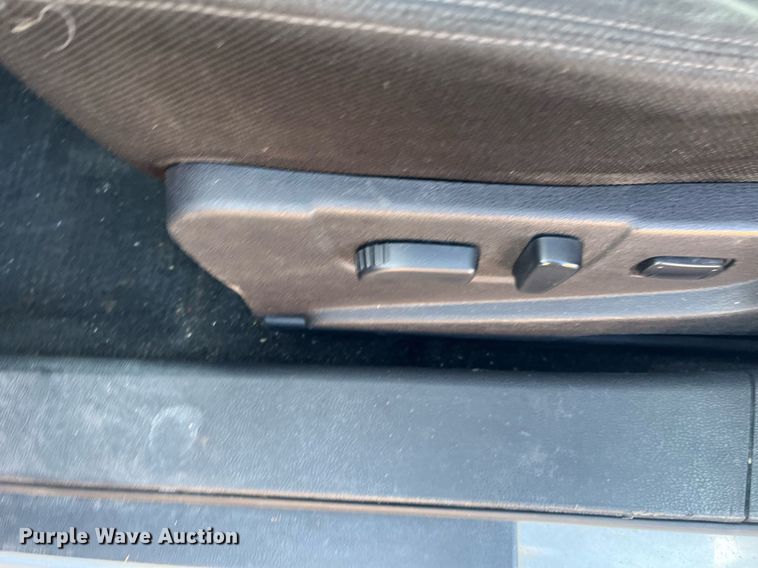 image for item HP9475 2013 Nissan Rogue SV  SUV