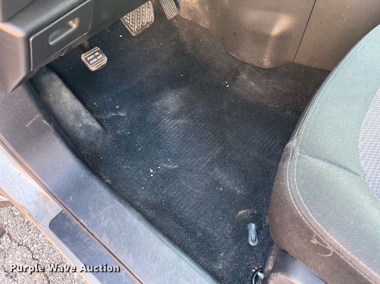 image for item HP9475 2013 Nissan Rogue SV  SUV