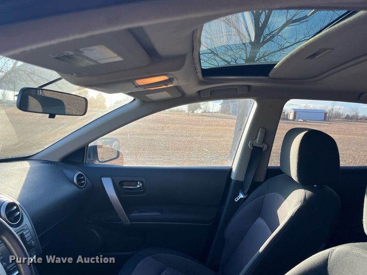 image for item HP9475 2013 Nissan Rogue SV  SUV