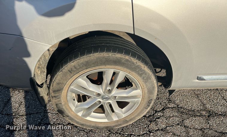 image for item HP9475 2013 Nissan Rogue SV  SUV