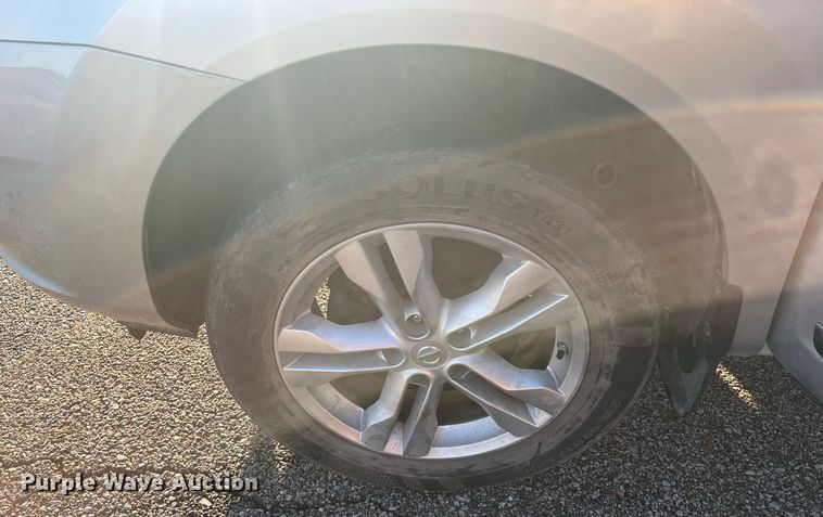 image for item HP9475 2013 Nissan Rogue SV  SUV