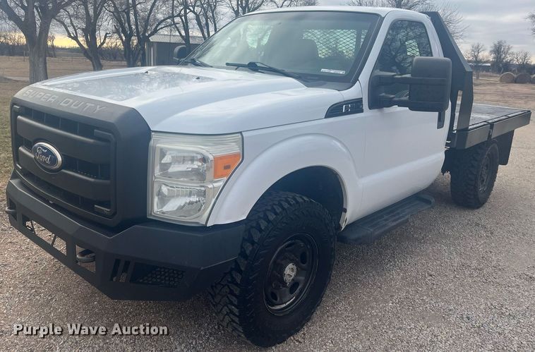 image for item HP9476 2011 Ford F250 Super Duty  flatbed pickup truck