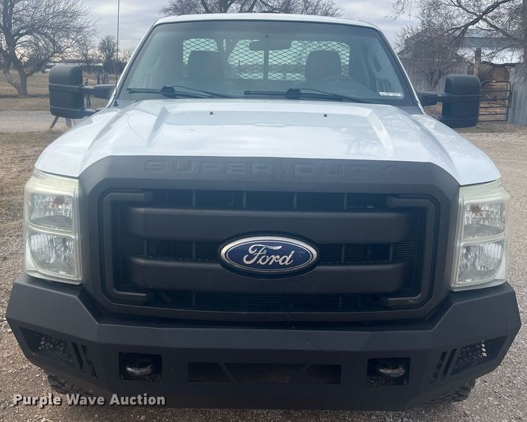 image for item HP9476 2011 Ford F250 Super Duty  flatbed pickup truck