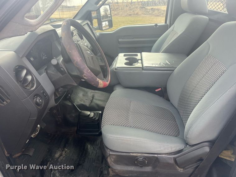 image for item HP9476 2011 Ford F250 Super Duty  flatbed pickup truck