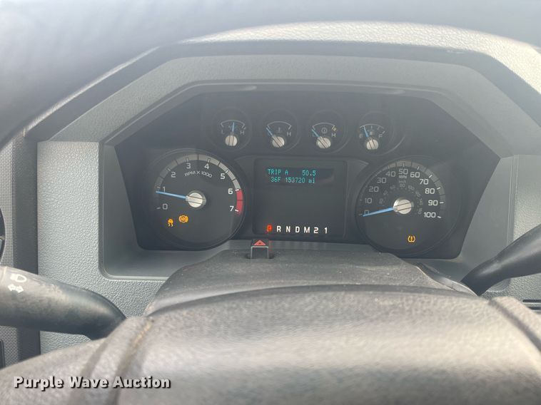 image for item HP9476 2011 Ford F250 Super Duty  flatbed pickup truck