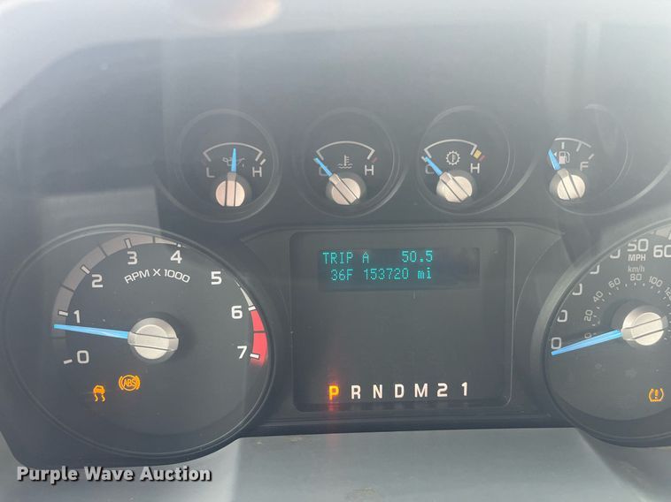 image for item HP9476 2011 Ford F250 Super Duty  flatbed pickup truck