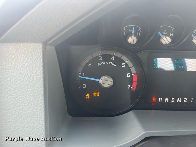 image for item HP9476 2011 Ford F250 Super Duty  flatbed pickup truck