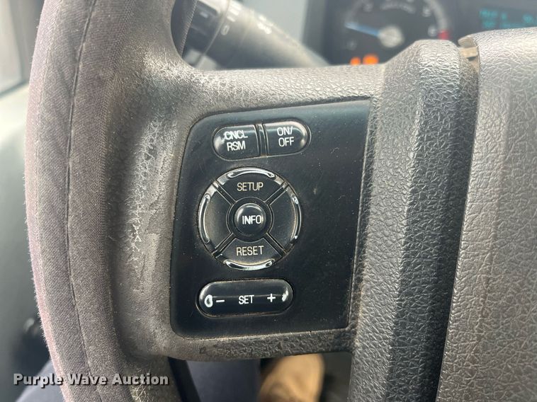 image for item HP9476 2011 Ford F250 Super Duty  flatbed pickup truck