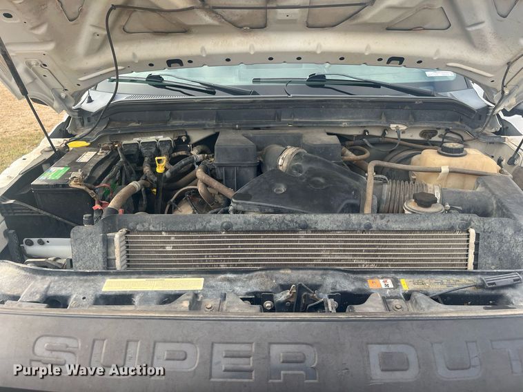 image for item HP9476 2011 Ford F250 Super Duty  flatbed pickup truck