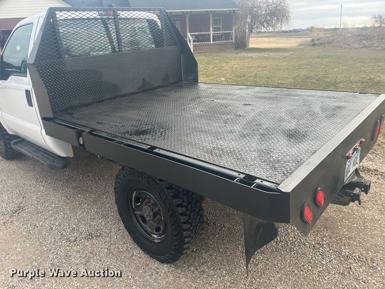 image for item HP9476 2011 Ford F250 Super Duty  flatbed pickup truck