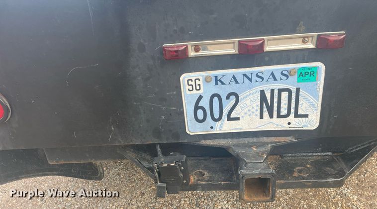 image for item HP9476 2011 Ford F250 Super Duty  flatbed pickup truck