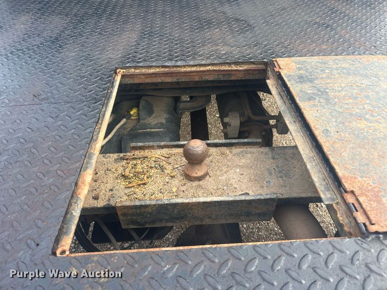 image for item HP9476 2011 Ford F250 Super Duty  flatbed pickup truck