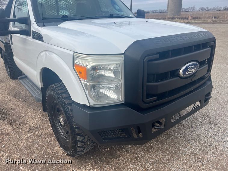 image for item HP9476 2011 Ford F250 Super Duty  flatbed pickup truck