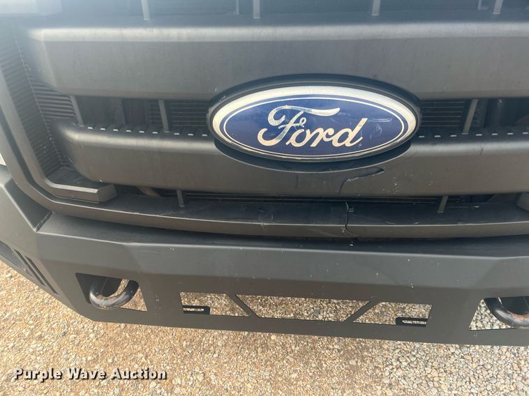 image for item HP9476 2011 Ford F250 Super Duty  flatbed pickup truck