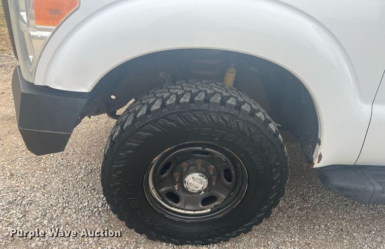 image for item HP9476 2011 Ford F250 Super Duty  flatbed pickup truck