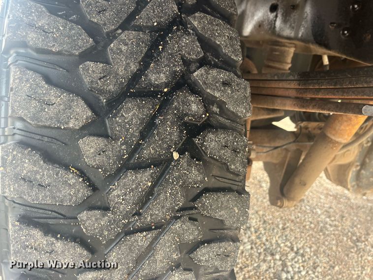 image for item HP9476 2011 Ford F250 Super Duty  flatbed pickup truck