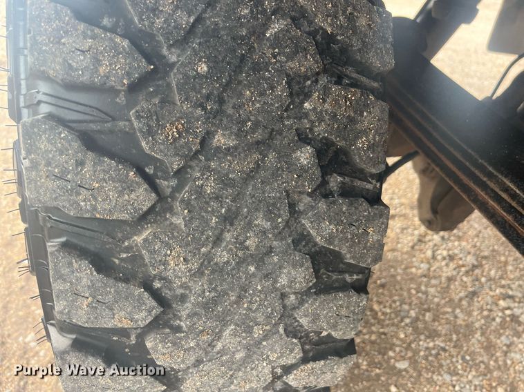 image for item HP9476 2011 Ford F250 Super Duty  flatbed pickup truck