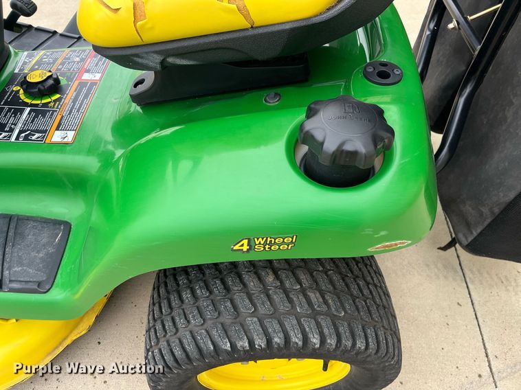 image for item HP9479 John Deere X304  lawn mower