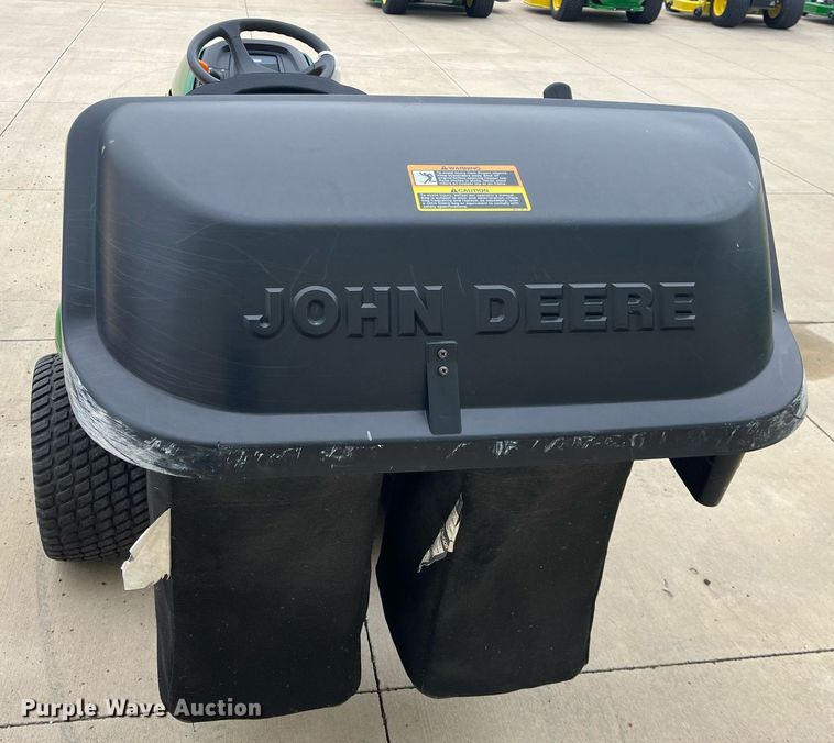 image for item HP9479 John Deere X304  lawn mower