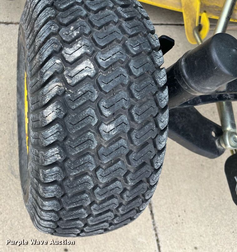 image for item HP9479 John Deere X304  lawn mower