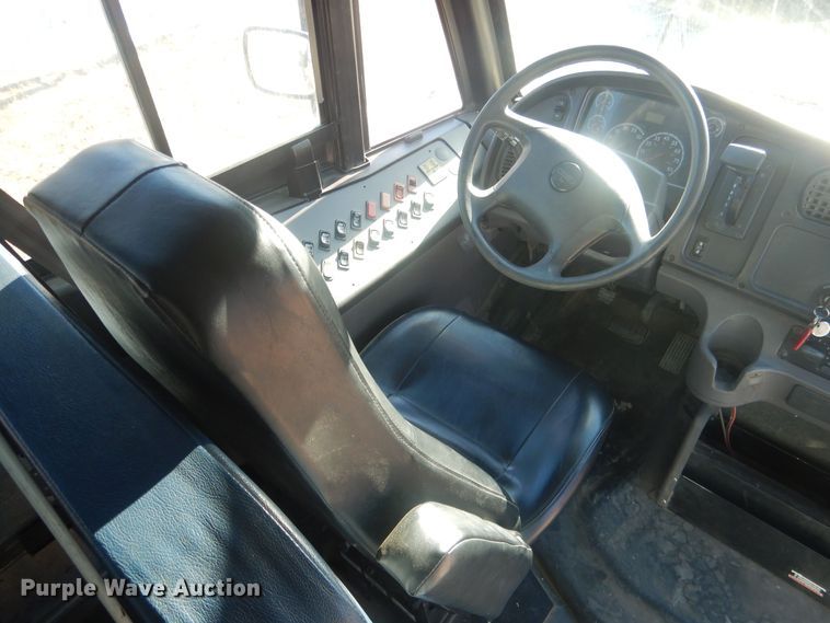 image for item HQ9574 2010 Thomas Built 281TS  school bus