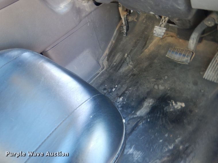 image for item HQ9574 2010 Thomas Built 281TS  school bus