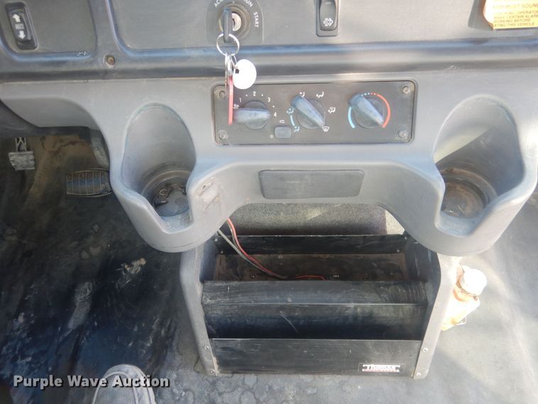 image for item HQ9574 2010 Thomas Built 281TS  school bus