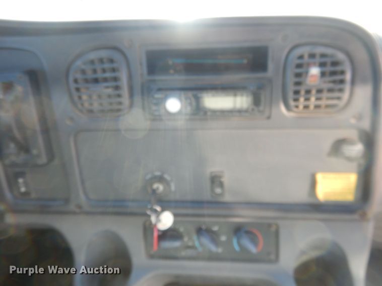 image for item HQ9574 2010 Thomas Built 281TS  school bus