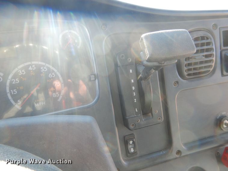 image for item HQ9574 2010 Thomas Built 281TS  school bus