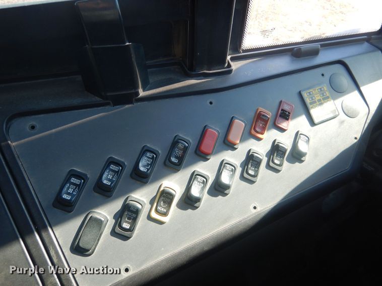 image for item HQ9574 2010 Thomas Built 281TS  school bus