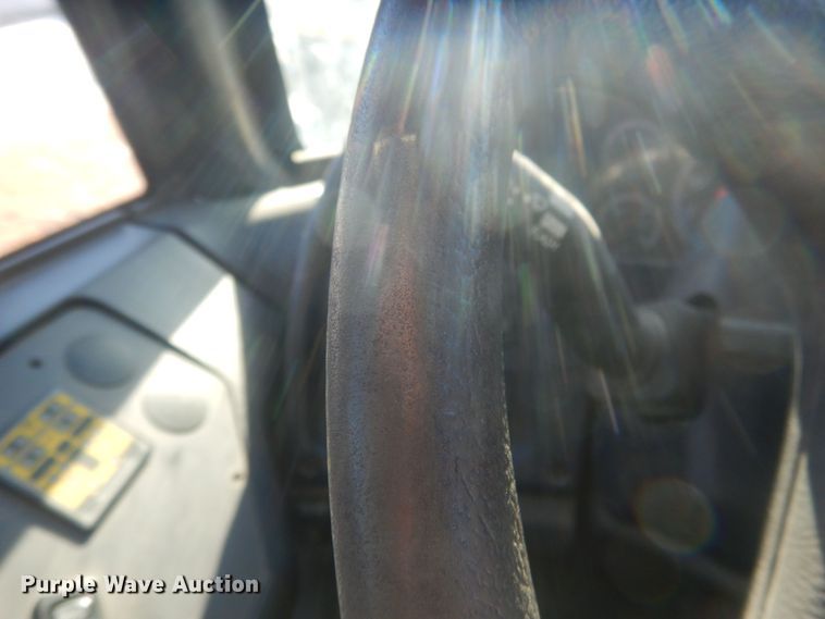 image for item HQ9574 2010 Thomas Built 281TS  school bus