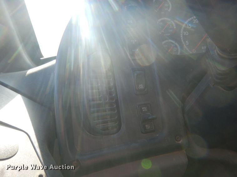 image for item HQ9574 2010 Thomas Built 281TS  school bus