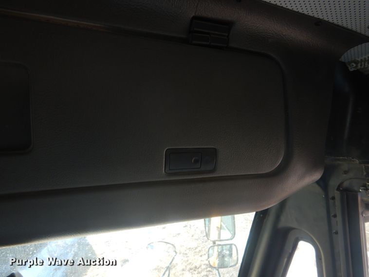 image for item HQ9574 2010 Thomas Built 281TS  school bus