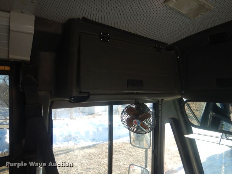 image for item HQ9574 2010 Thomas Built 281TS  school bus