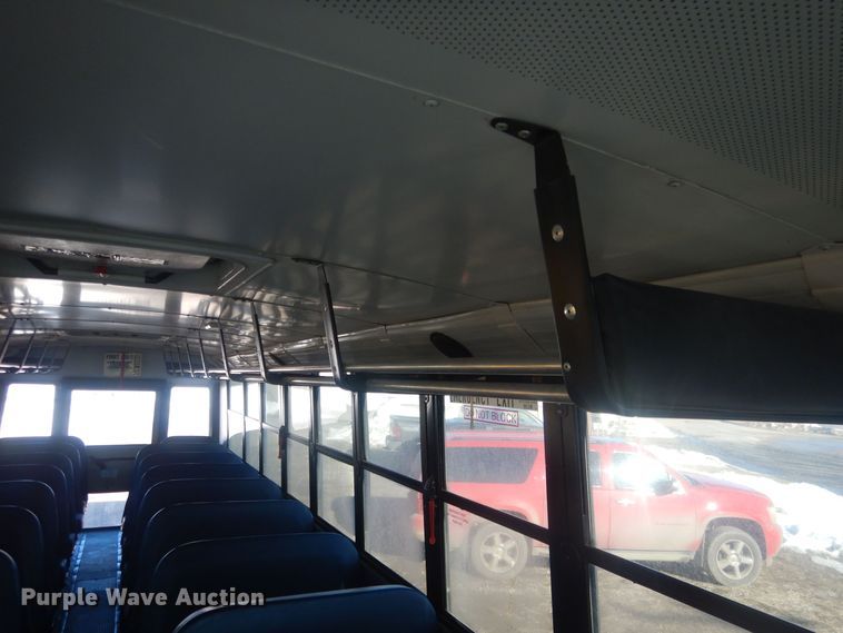 image for item HQ9574 2010 Thomas Built 281TS  school bus