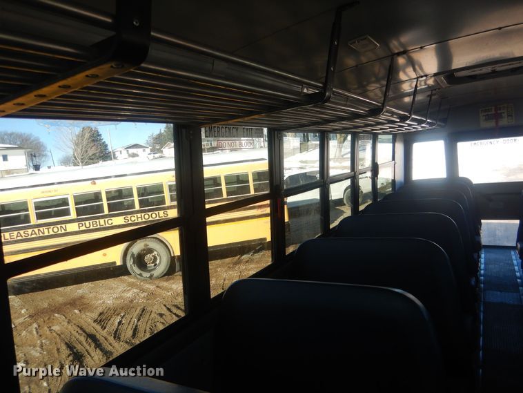 image for item HQ9574 2010 Thomas Built 281TS  school bus