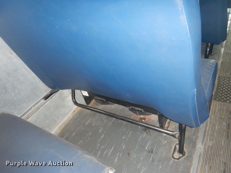 image for item HQ9574 2010 Thomas Built 281TS  school bus