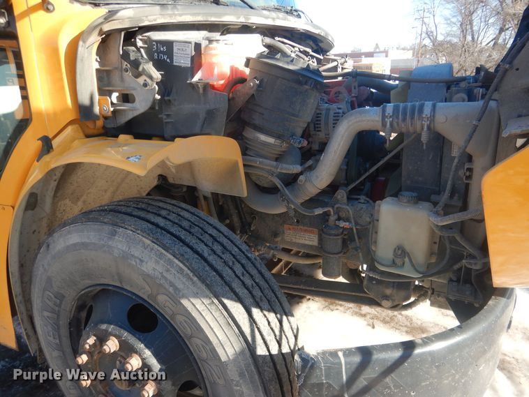 image for item HQ9574 2010 Thomas Built 281TS  school bus