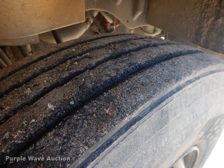 image for item HQ9574 2010 Thomas Built 281TS  school bus