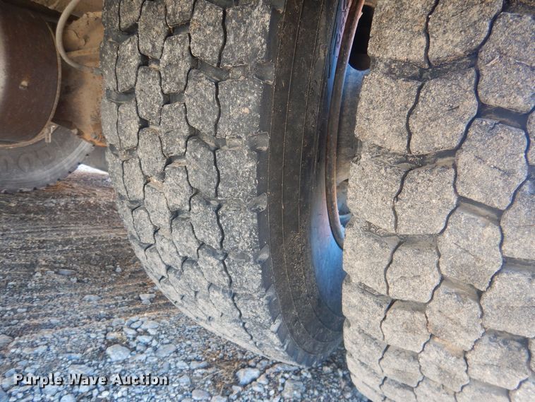 image for item HQ9574 2010 Thomas Built 281TS  school bus