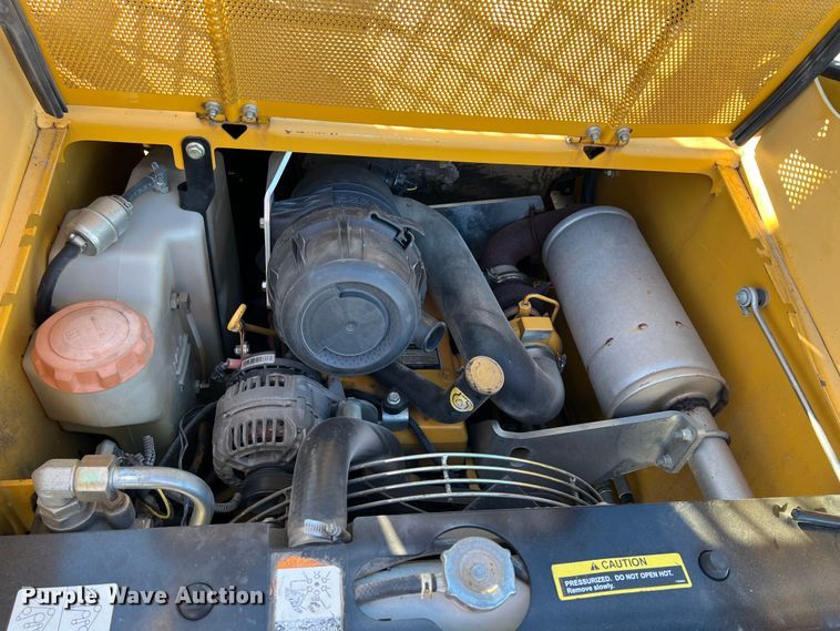 image for item ID9456 2014 John Deere 315  skid steer loader