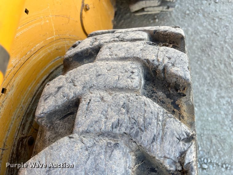 image for item ID9456 2014 John Deere 315  skid steer loader