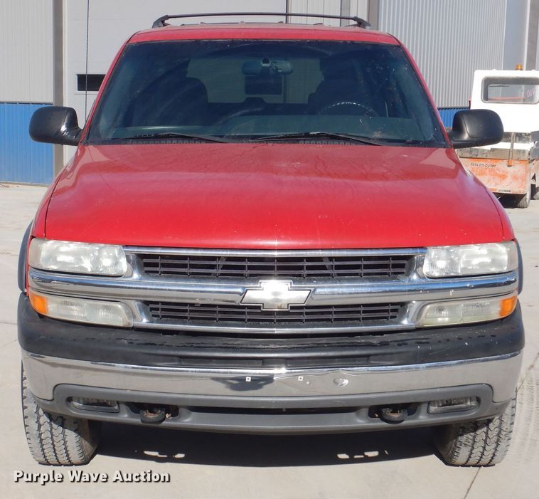 image for item IO9369 2001 Chevrolet Suburban 2500  SUV